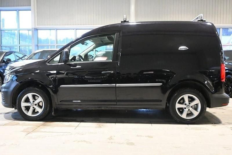 Begagnad VW Caddy Comfortline 102 HK (75 kW) 2017 Svart Minibuss