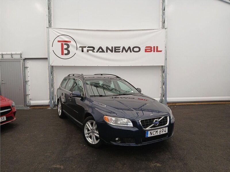 Blå Begagnad 2013 Volvo V70 Momentum Kombi | 74 900 kr (Marknadspris) - Bild 1/4