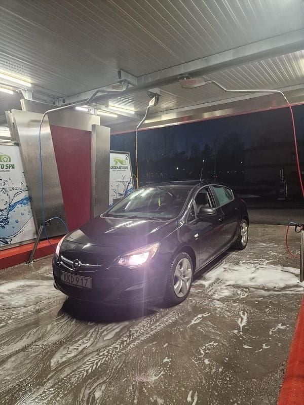 Begagnad Opel Astra 110 HK (80 kW) 2014
