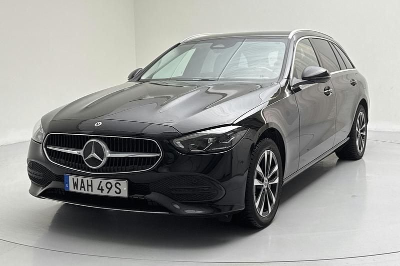 Svart Begagnad 2023 Mercedes C300 Avantgarde Kombi | 369 000 kr - Bild 1/4