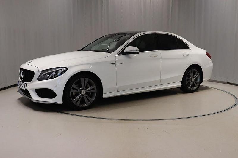 Vit Begagnad 2014 Mercedes C180 AMG Sedan | 184 900 kr (Marknadspris) - Bild 1/4