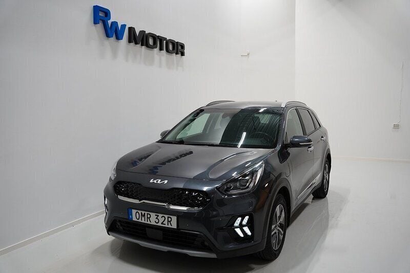 Grå Begagnad 2021 Kia Niro Advance SUV | 259 800 kr (Marknadspris) - Bild 1/4