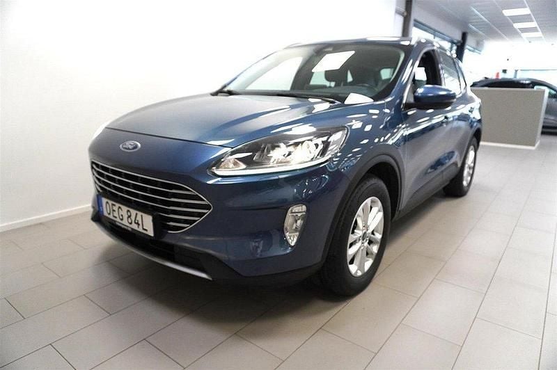 Blå Begagnad 2022 Ford Kuga Titanium SUV | 239 900 kr (Bra pris) - Bild 1/4