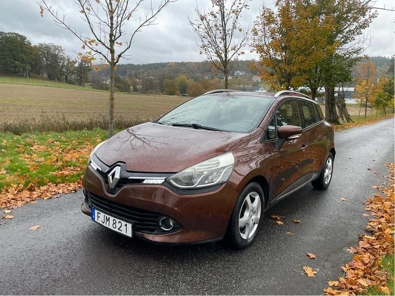 Brun Begagnad 2014 Renault Clio GrandTour Kombi | 50 000 kr (Bra pris) - Bild 1/4