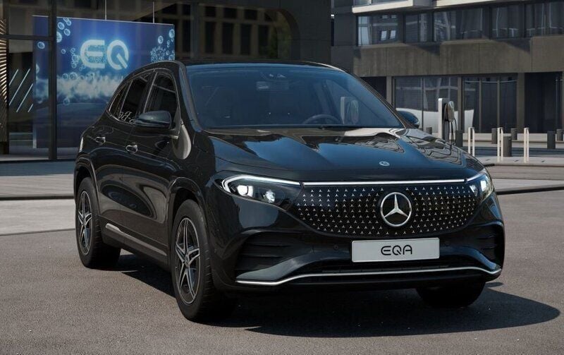 Svart Ny 2025 Mercedes EQA250+ SUV | 569 400 kr (Marknadspris) - Bild 1/4