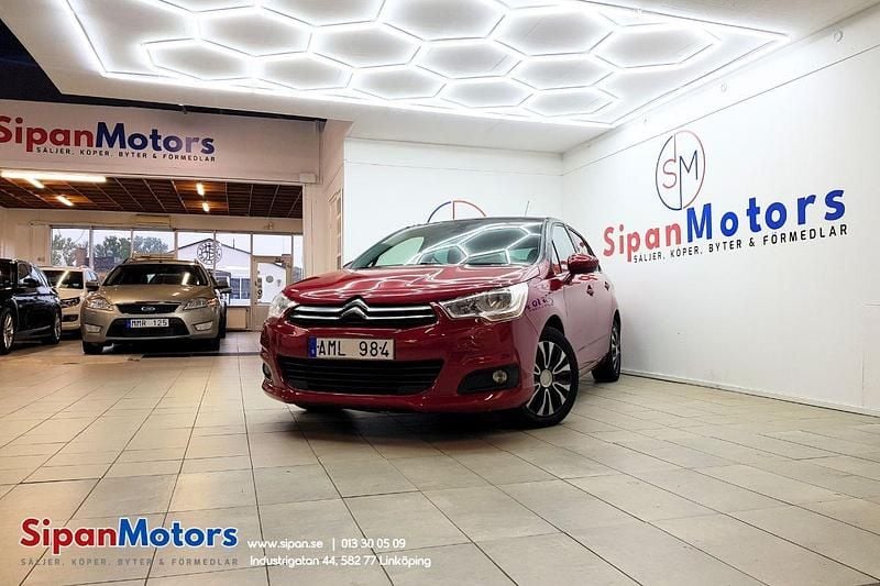 Röd Begagnad 2011 Citroën C4 Halvkombi | 59 800 kr (Marknadspris) - Bild 1/4