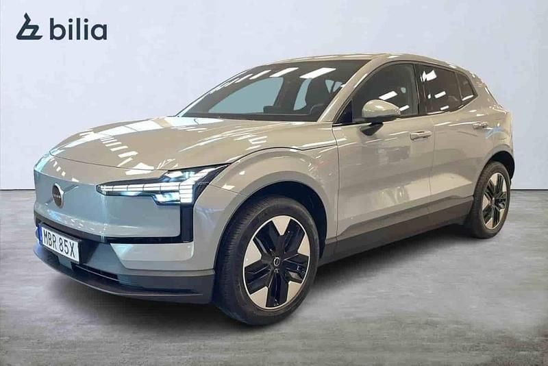 Grå Ny 2025 Volvo EX30 Single Motor SUV | 359 900 kr (Marknadspris) - Bild 1/1