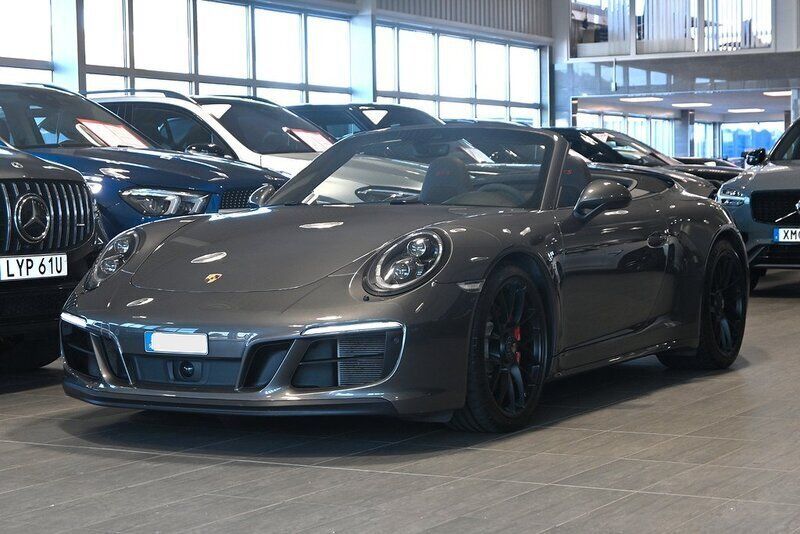 Mörkgrå (agate grey metallic) Begagnad 2017 Porsche 911 Carrera 4 GTS Cab | 1 449 000 kr - Bild 1/4