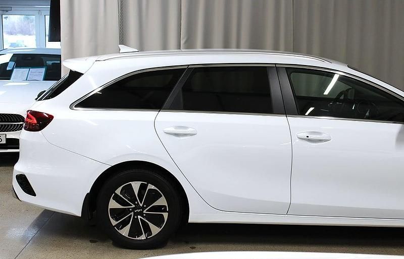 Begagnad Kia Ceed Sportswagon 2022 Vit Kombi