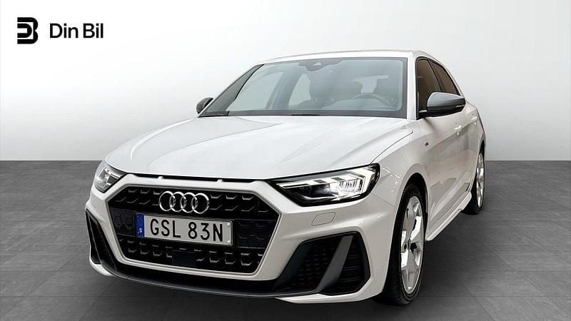 Vit Begagnad 2023 Audi A1 Sportback S-Line Halvkombi | 299 000 kr - Bild 1/4