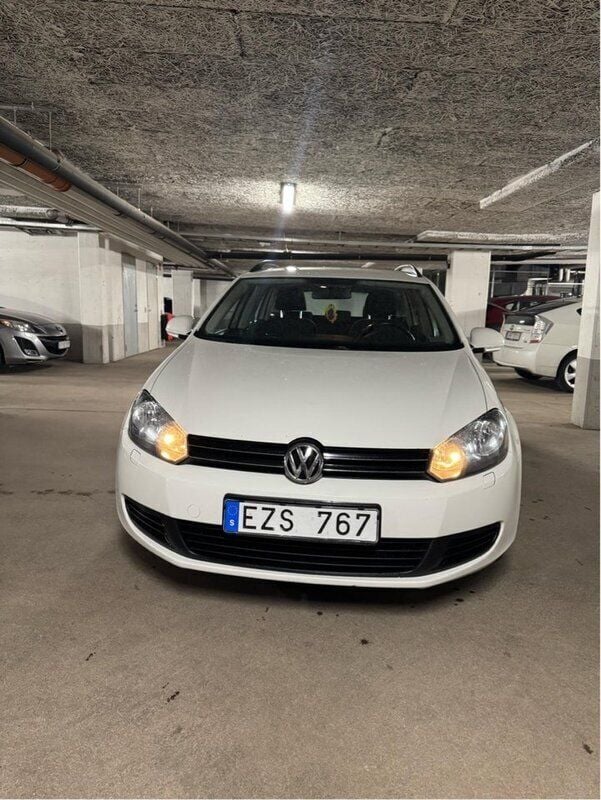 Vit Begagnad 2013 VW Golf VII Kombi | 71 000 kr (Bra pris) - Bild 1/4