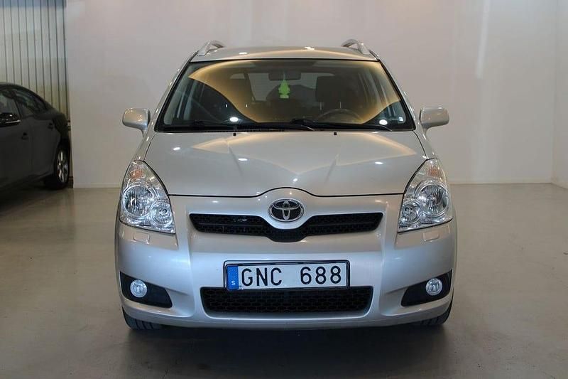 Begagnad Toyota Corolla 129 HK (94 kW) 2008 Silver Kombi