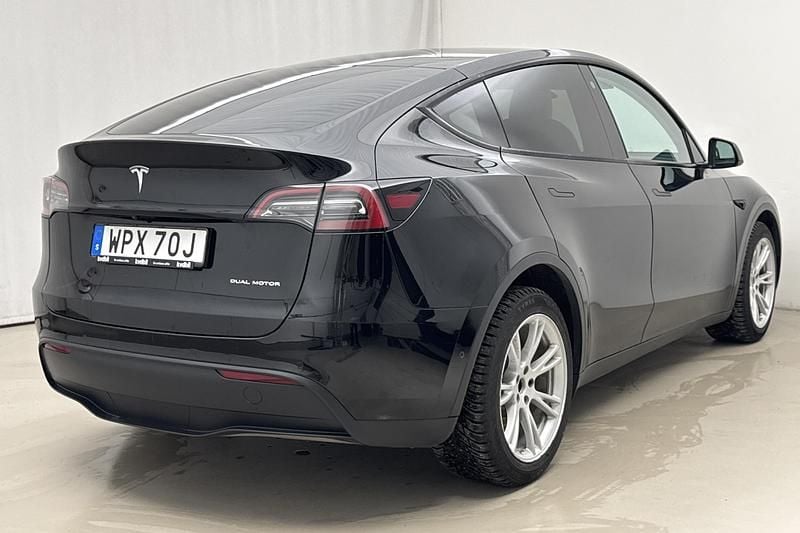 Begagnad Tesla Model Y Long Range AWD 378 kW (514 HK) 2021 Svart SUV