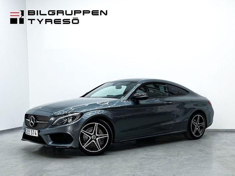 Grå Begagnad 2018 Mercedes C250 AMG line Sportkupé | 259 900 kr (Marknadspris) - Bild 1/4