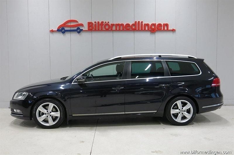 Svart samma som bilen Begagnad 2012 VW Passat Kombi | 94 900 kr (Marknadspris) - Bild 1/4