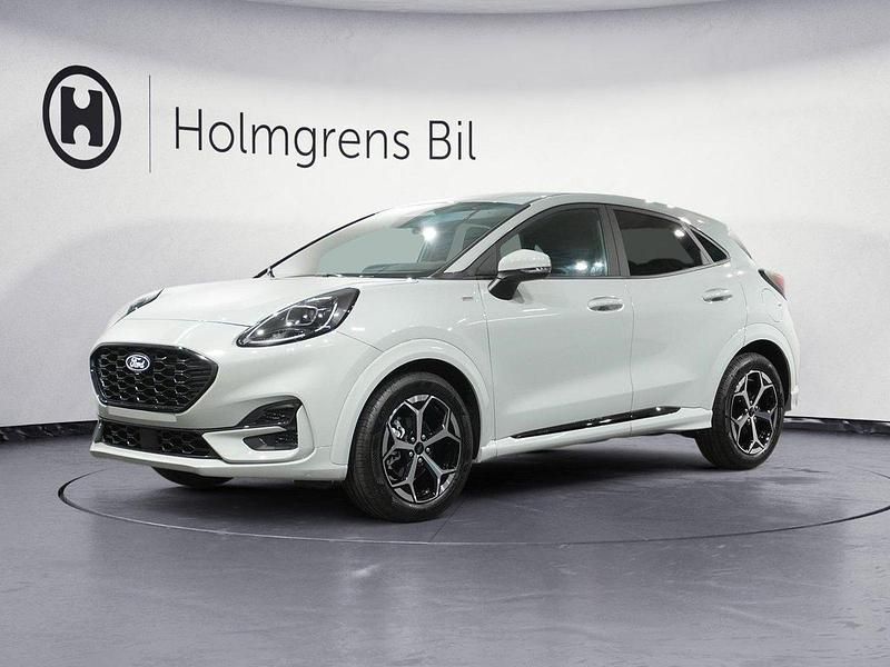 Grå Ny 2025 Ford Puma ST-Line SUV | 316 400 kr (Marknadspris) - Bild 1/4
