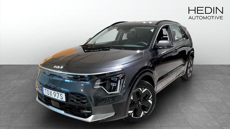 Grå (grey) Begagnad 2022 Kia e-Niro 2 SUV | 309 900 kr (Lite dyr) - Bild 1/4
