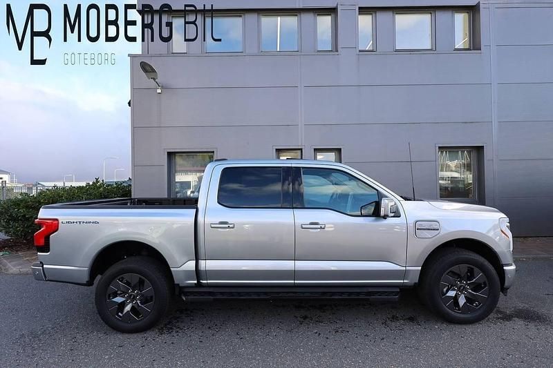 Silver Begagnad 2023 Ford F-150 Extended Range Pickup | 1 599 000 kr - Bild 1/3