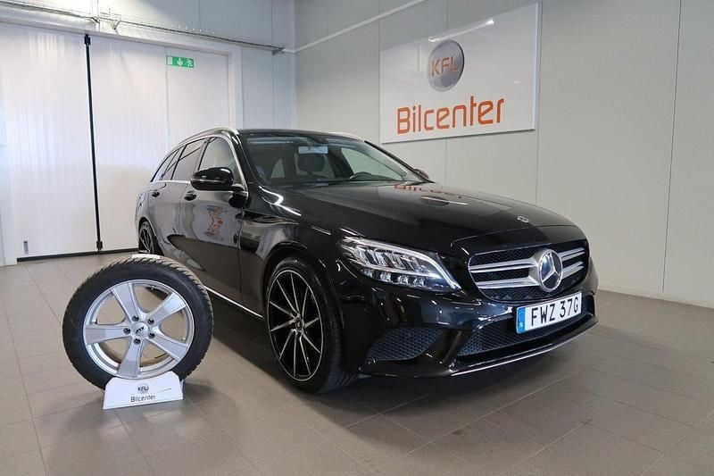 Svart Begagnad 2019 Mercedes C200 Kombi | 249 900 kr (Marknadspris) - Bild 1/3