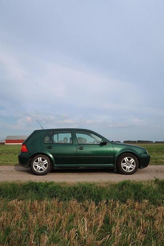Grön Begagnad 2003 VW Golf IV Halvkombi | 13 000 kr (Bra pris) - Bild 1/4
