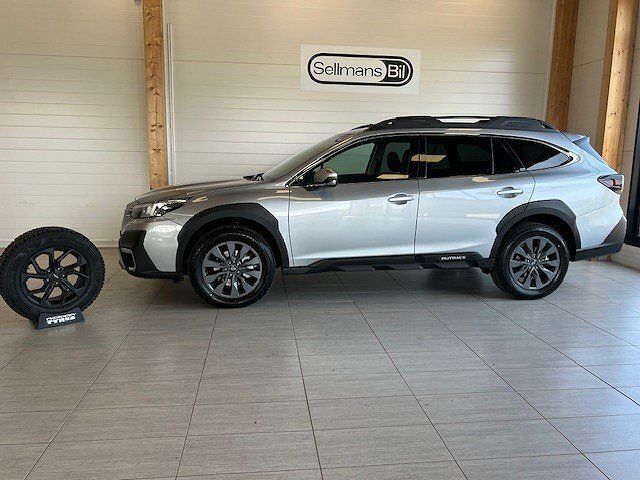Grå Ny 2024 Subaru Outback SUV | 491 700 kr - Bild 1/4