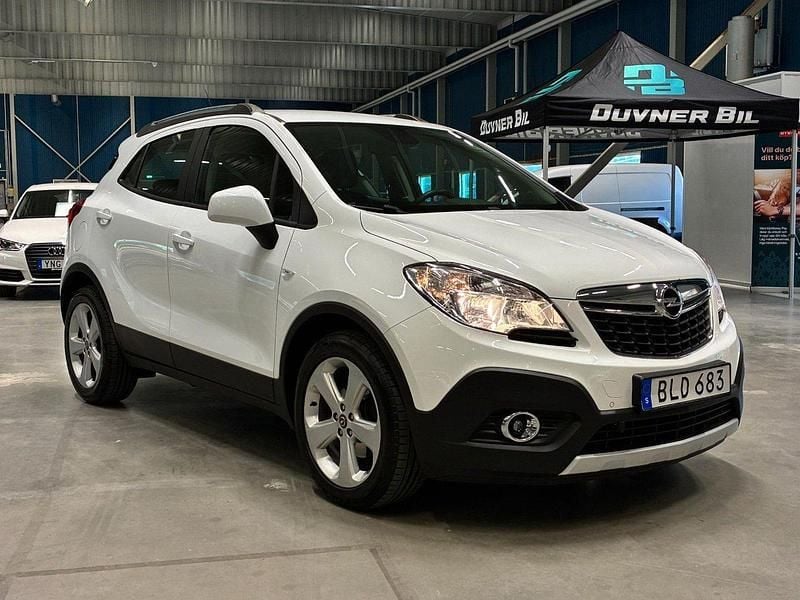 Vit Begagnad 2014 Opel Mokka SUV | 83 900 kr (Marknadspris) - Bild 1/4
