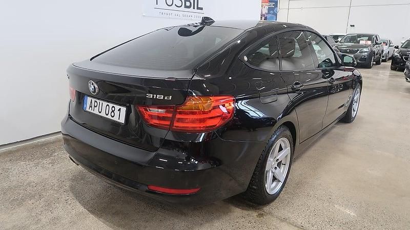 Begagnad BMW 318 Gran Turismo 143 HK (105 kW) 2014 Svart Halvkombi