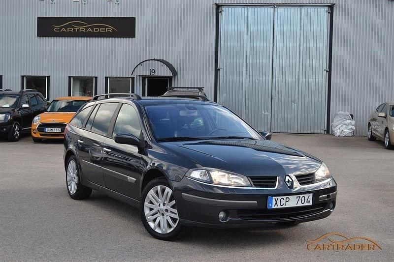 Mörkgrå (grå) Begagnad 2005 Renault Laguna GrandTour Kombi | 39 900 kr (Marknadspris) - Bild 1/4