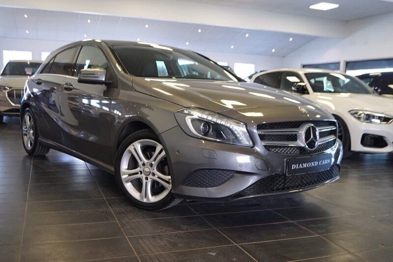 Mörkgrå Begagnad 2014 Mercedes A180 Halvkombi | 114 900 kr (Marknadspris) - Bild 1/4