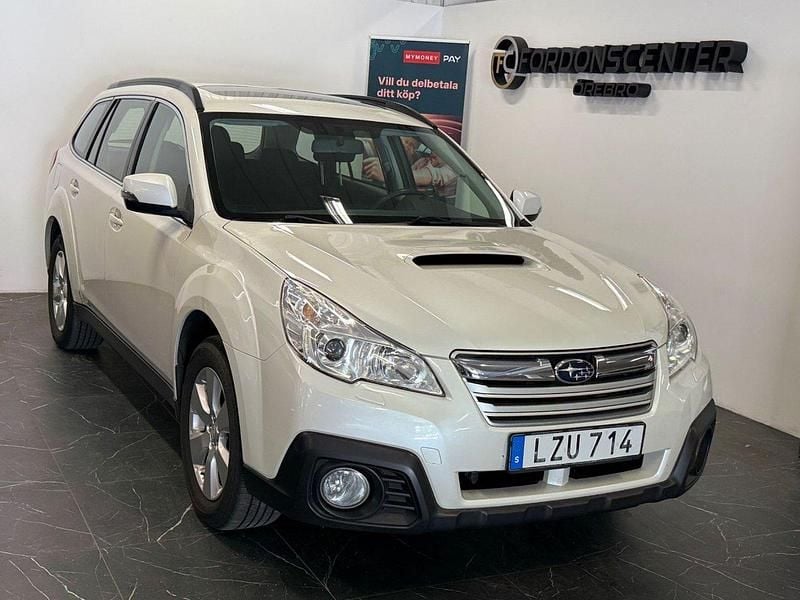 Vit Begagnad 2014 Subaru Outback SUV | 89 900 kr (Marknadspris) - Bild 1/4