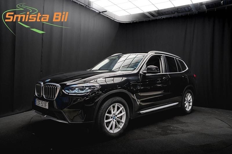 Svart Begagnad 2022 BMW X3 SUV | 428 900 kr (Marknadspris) - Bild 1/3
