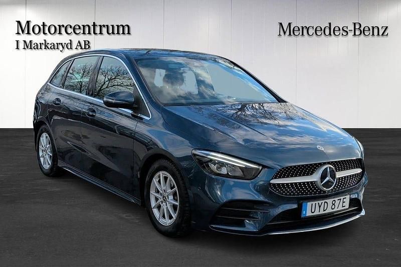 Begagnad Mercedes B180 Advantage 136 HK (100 kW) 2020 Blå Minibuss