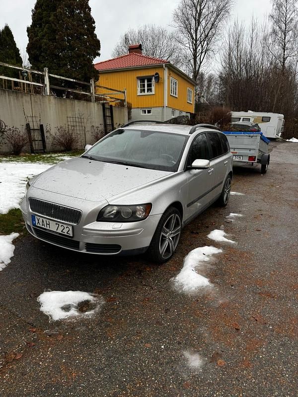 Begagnad 2006 Volvo V50 Kombi | 25 000 kr (Dyr) - Bild 1/4