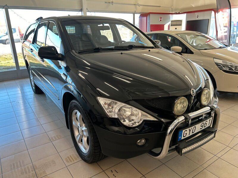 Svart Begagnad 2009 Ssangyong Actyon Van | 68 000 kr - Bild 1/4