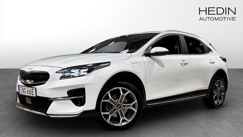 Vit (white) Begagnad 2022 Kia XCeed Advance SUV | 249 900 kr (Marknadspris) - Bild 1/4