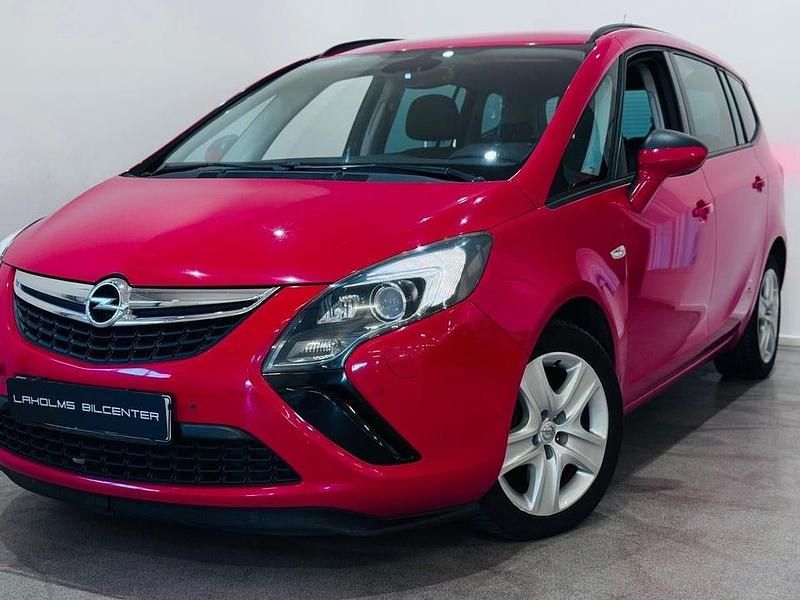 Begagnad Opel Zafira Tourer Business 165 HK (121 kW) 2012 Röd Minibuss