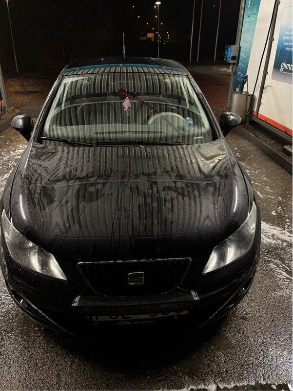 Svart Begagnad 2011 Seat Ibiza Style Halvkombi | 65 000 kr (Dyr) - Bild 1/4