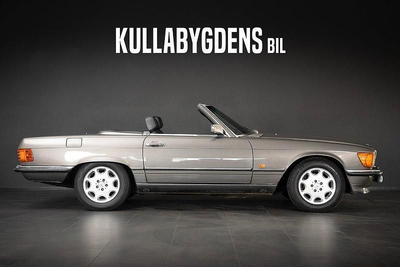 Grå Begagnad 1988 Mercedes SL300 Cab | 299 000 kr - Bild 1/4
