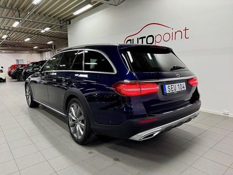 Begagnad Mercedes E220 All-Terrain Avantgarde 194 HK (142 kW) 2017 Mörkblå Kombi