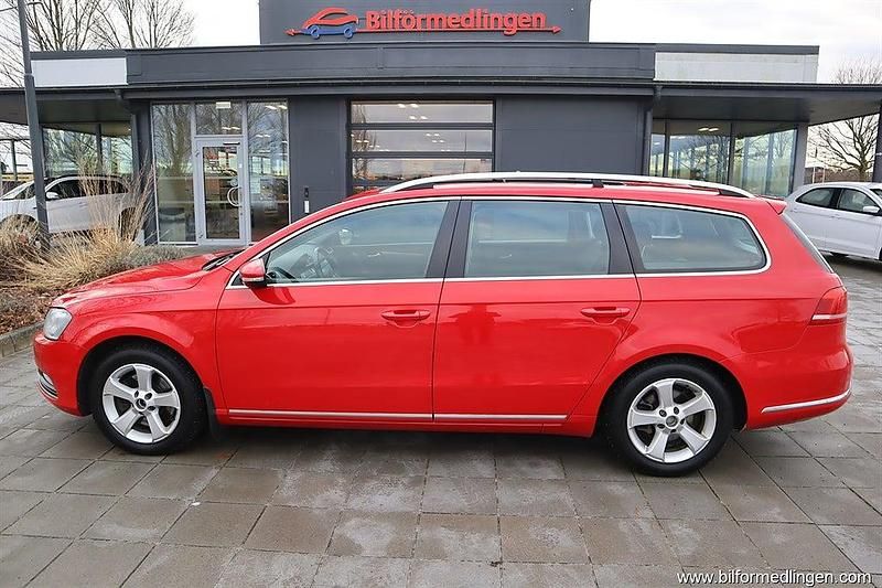 Begagnad VW Passat 140 HK (102 kW) 2014 Röd samma som bilen Kombi