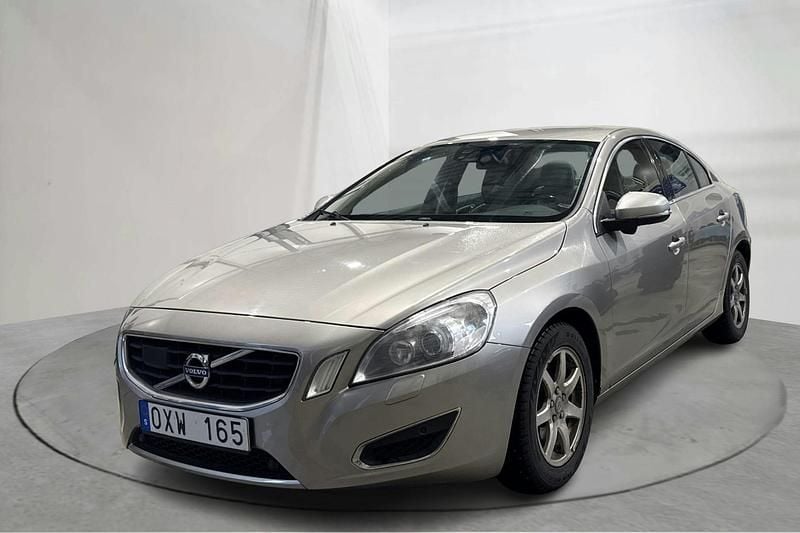 Ljusbrun Begagnad 2011 Volvo S60 Summum Sedan | 65 000 kr (Superpris) - Bild 1/4