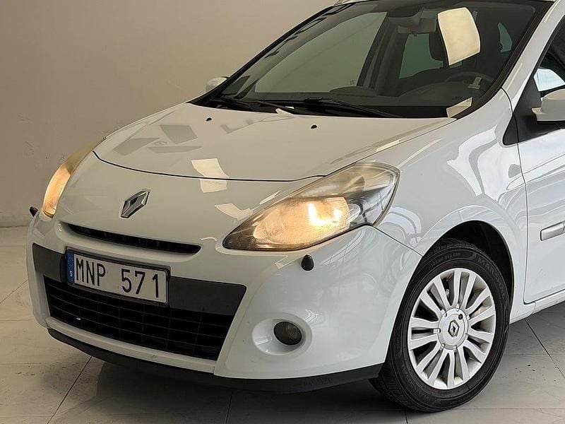 Begagnad Renault Clio GrandTour 101 HK (74 kW) 2010 Vit Kombi