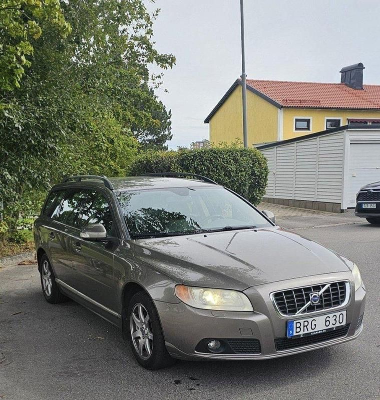 Begagnad 2008 Volvo V70 Kombi | 49 900 kr (Superpris) - Bild 1/4
