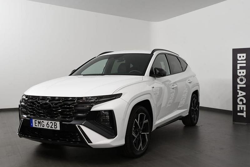 Vit Begagnad 2024 Hyundai Tucson Advanced SUV | 469 800 kr (Dyr) - Bild 1/4