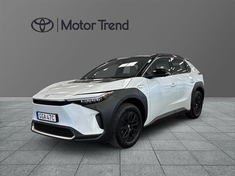 Vit Begagnad 2024 Toyota bZ4X Executive SUV | 459 000 kr (Marknadspris) - Bild 1/4