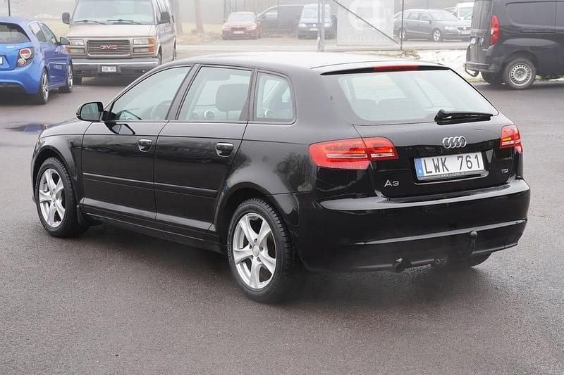 Begagnad Audi A3 Proline 105 HK (77 kW) 2012 Brilliantsvart Halvkombi