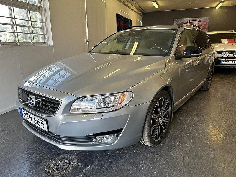 Silver Begagnad 2015 Volvo V70 Dynamic Kombi | 299 900 kr - Bild 1/4