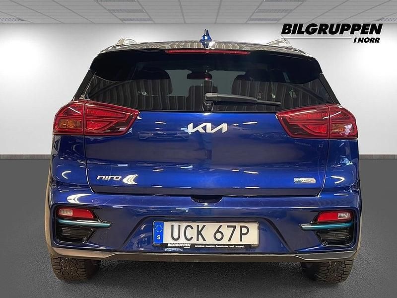 Begagnad Kia e-Niro Advance 150 kW (204 HK) 2022 Blå SUV