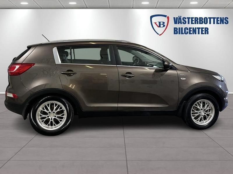 Begagnad Kia Sportage EX 136 HK (100 kW) 2011 Ljusbrun (brun) SUV