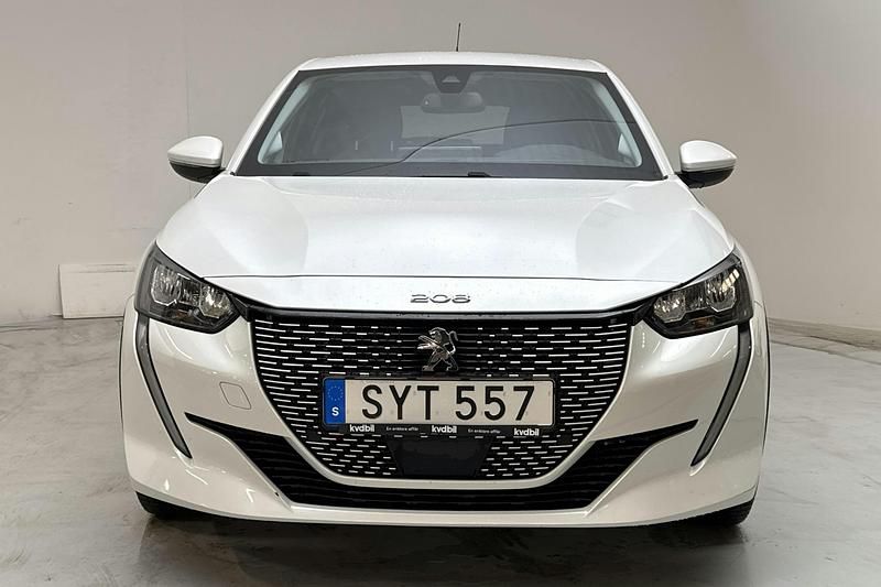 Begagnad Peugeot e-208 Allure 100 kW (136 HK) 2021 Vit Halvkombi